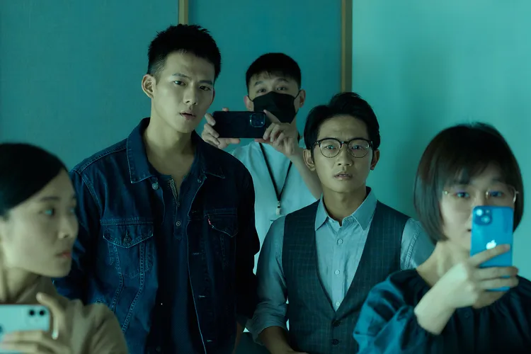 吳念軒（左）對姜典像教官一樣嚴格。樂波時代提供