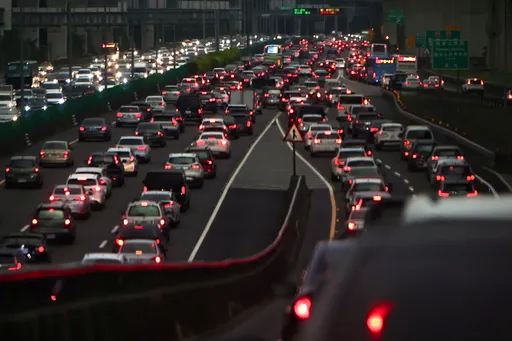 走春車潮要來了！初三多處路段易塞車　淡水、日月潭都上榜