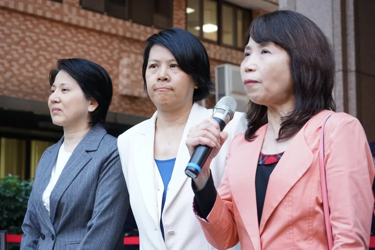 民眾黨立委李貞秀解釋國籍爭議。邱筠媜攝