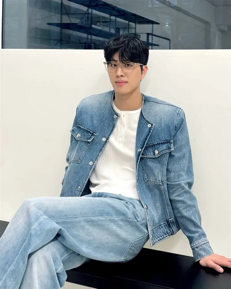 成百賢是《換乘戀愛4》男嘉賓。翻攝成百賢IG