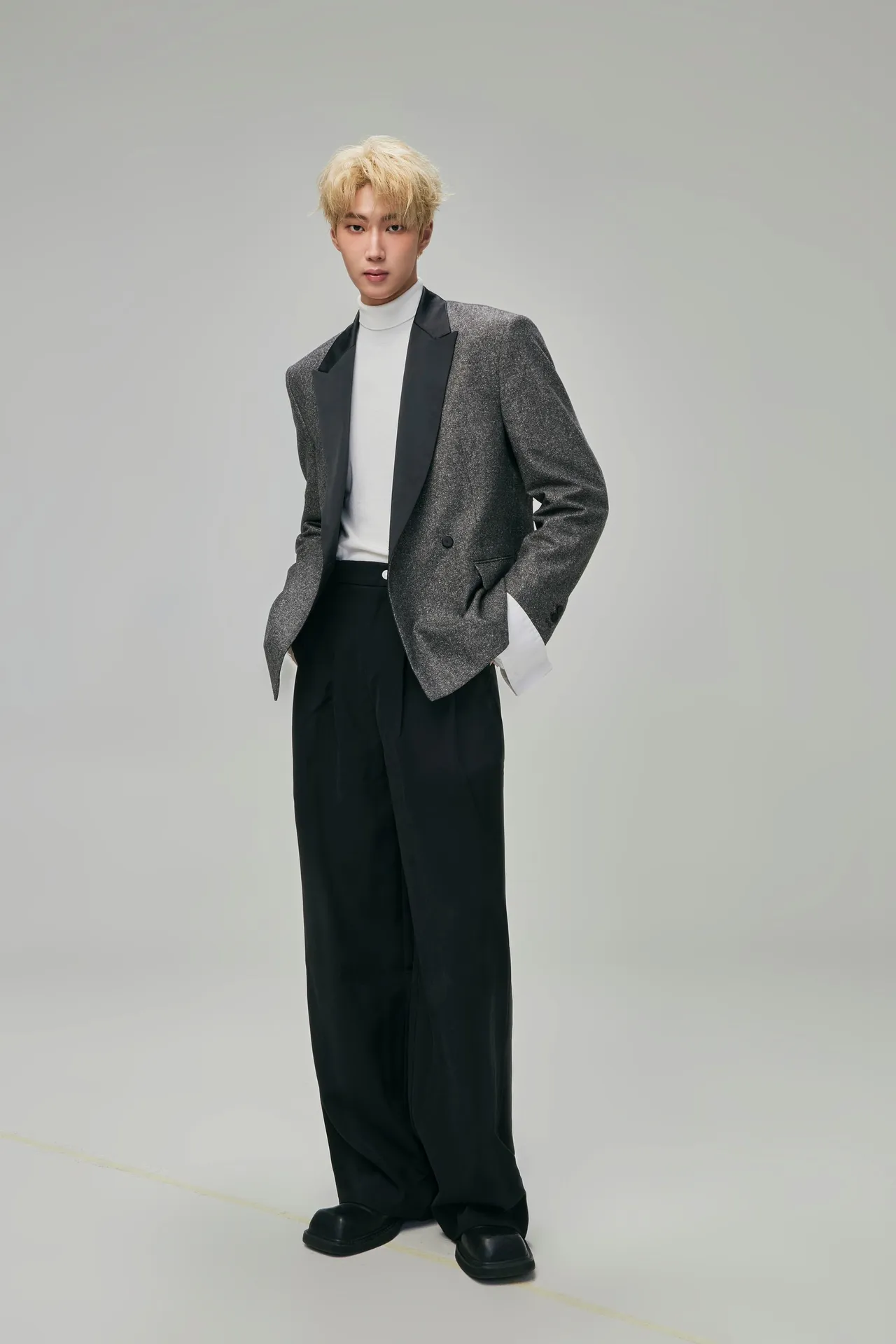 金雲期許精進努力充實自己。伊林娛樂提供