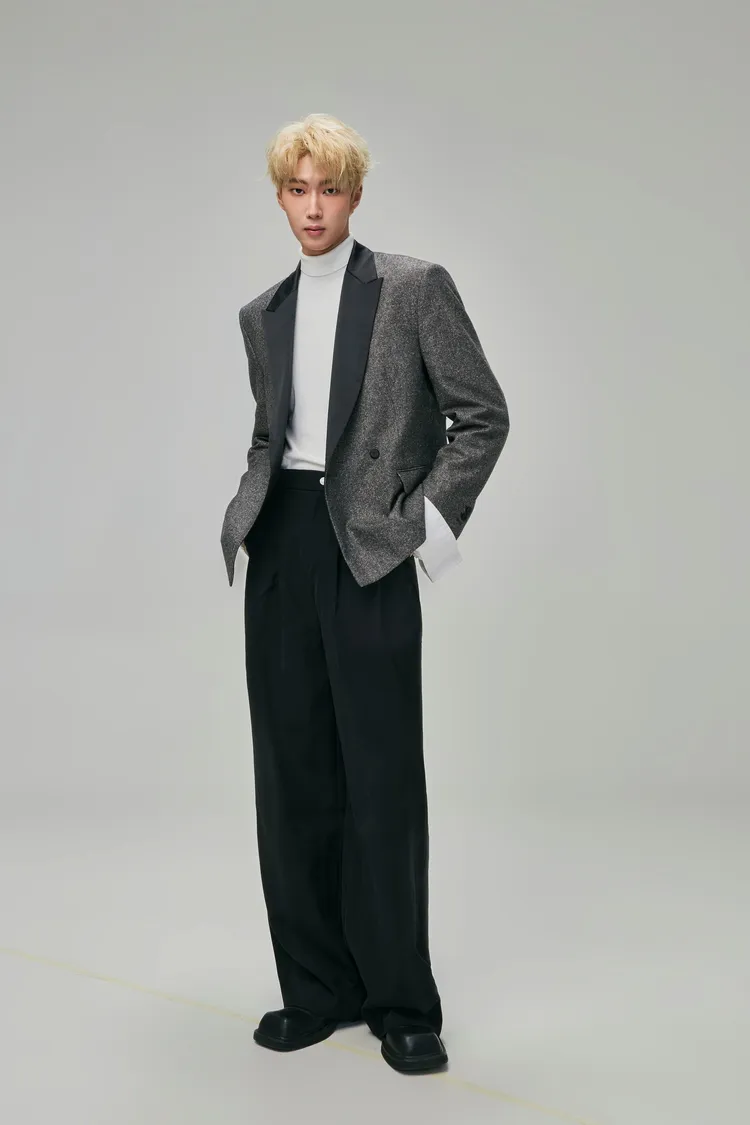 金雲期許精進努力充實自己。伊林娛樂提供