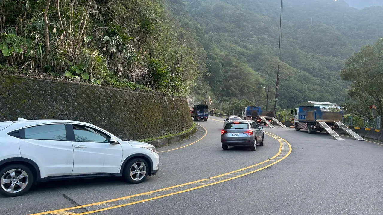 上午7時許已搶通。翻攝畫面