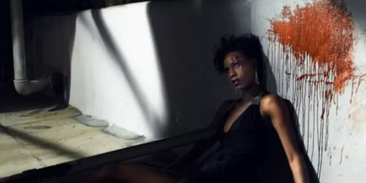 參賽者Dionne Walters拍攝「犯罪現場」主題，她不滿製作單位明知她母親遭槍擊癱瘓，卻要她模擬頭部中彈模樣擺拍，對她造成二度傷害。