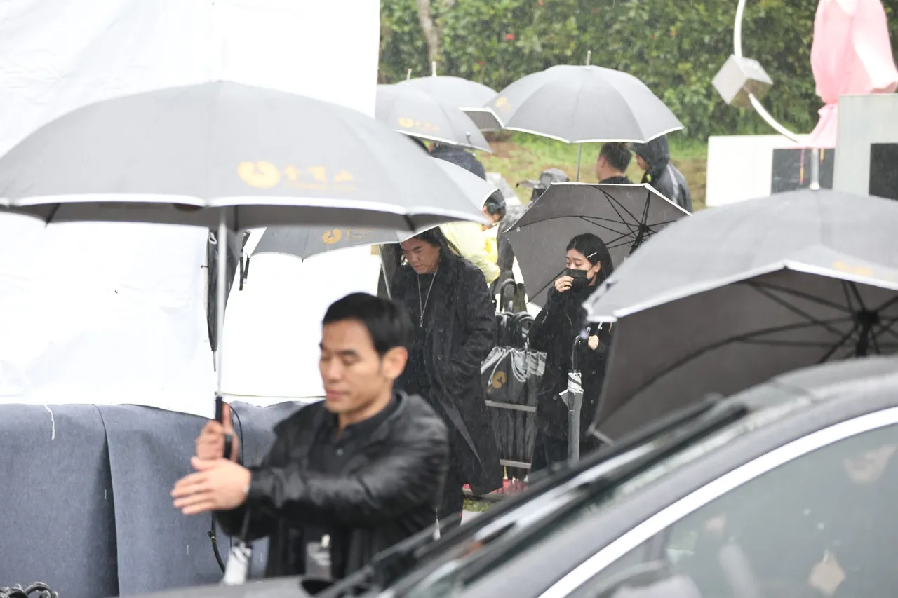 B2製作人。攝影中心攝