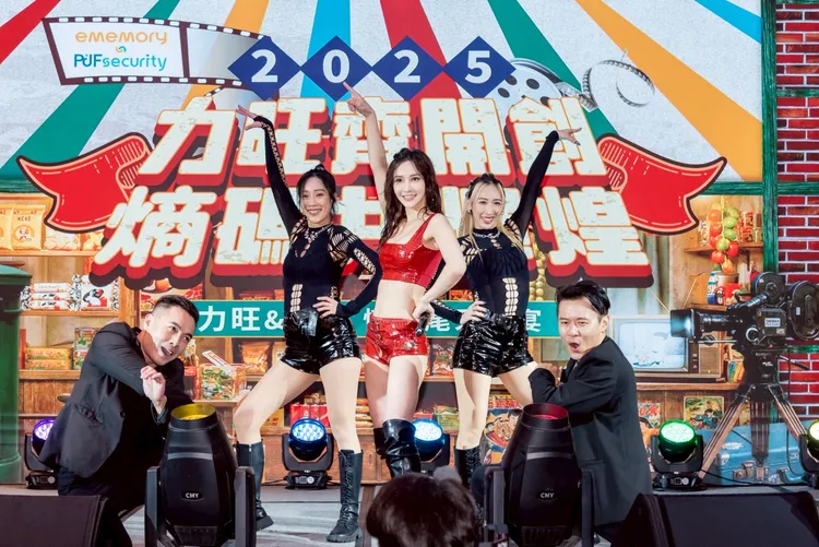 徐千京不管面對什麼舞台都全力以赴。民視提供