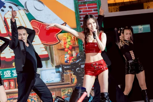 八點檔女星真實身分是電子集團千金！尾牙脫衣熱舞全被拍