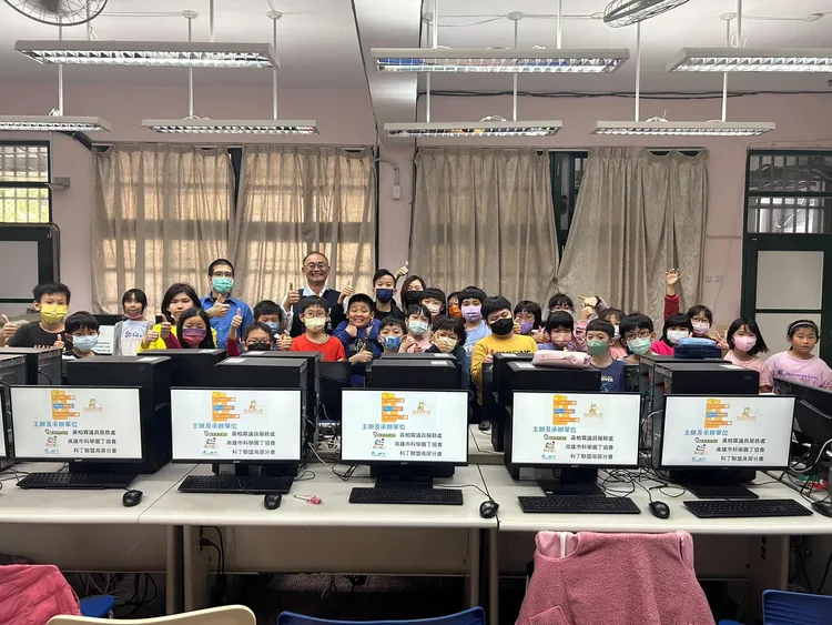 高雄市議員黃柏霖在高雄推動科丁教育多年。黃柏霖提供