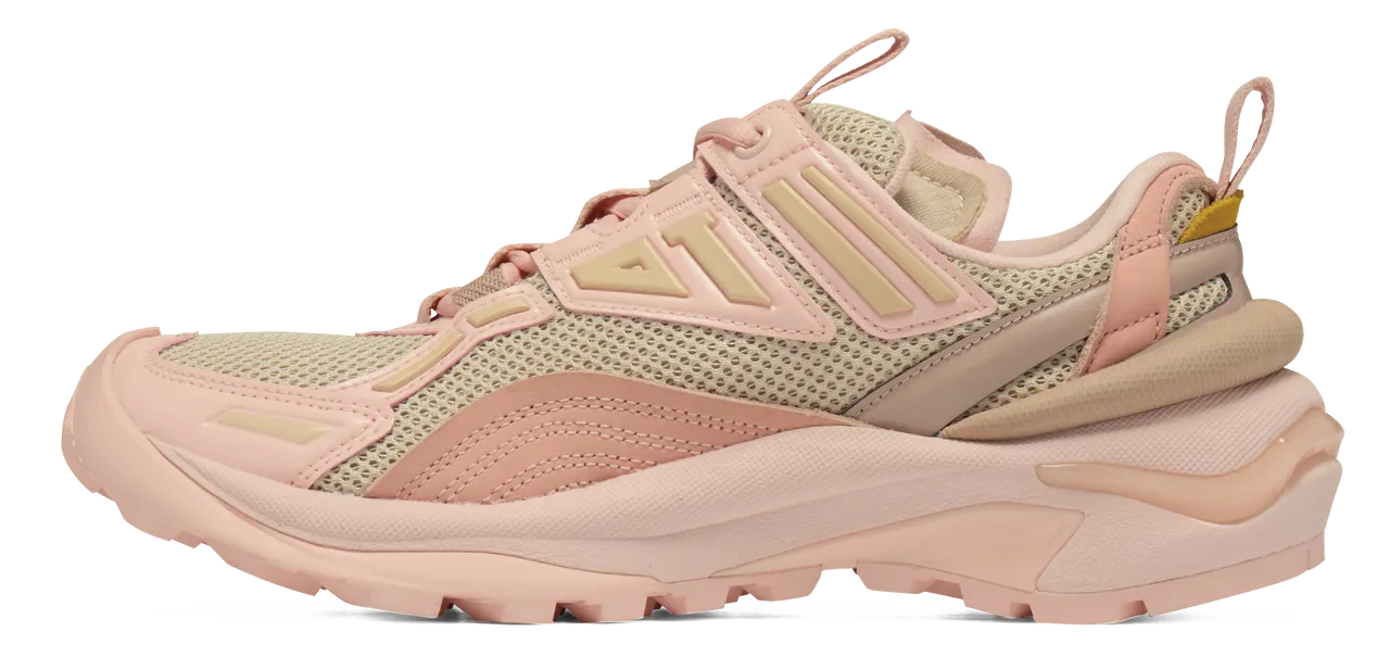 鬼塚虎粉色LAPLUNG，7580元。品牌提供