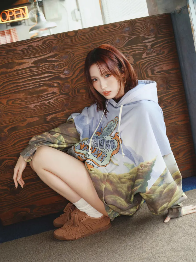 MOMO演繹ONITSUKA TIGER DENIVITA系列。品牌提供