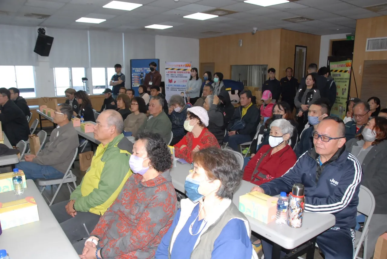 烏來里民參與座談會。翻攝畫面