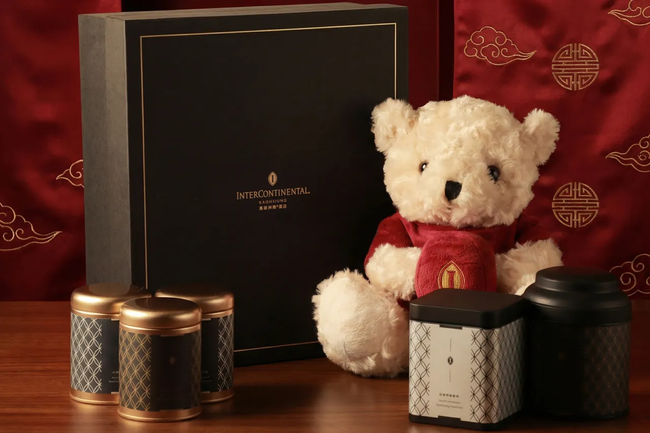 高雄洲際酒店 Delicatesse 烘焙坊新春禮盒「馬躍新程」。業者提供