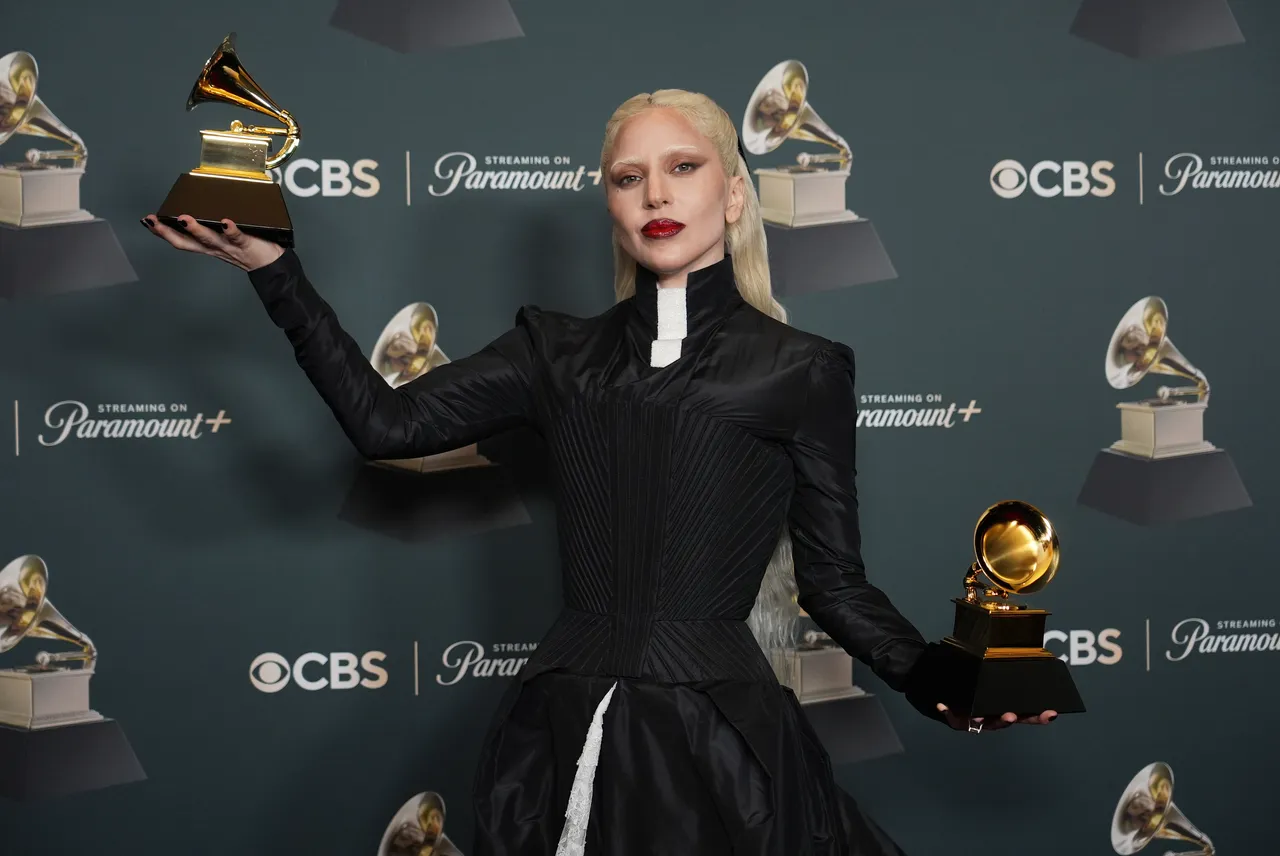 女神卡卡拿下最佳流行演唱專輯、最佳流行舞曲錄製。美聯社