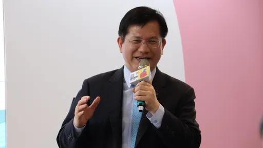 應該付一點給台灣！林佳龍笑稱「我們24小時站守衛保護全世界」