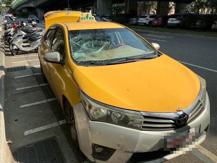 肇事計程車。翻攝畫面
