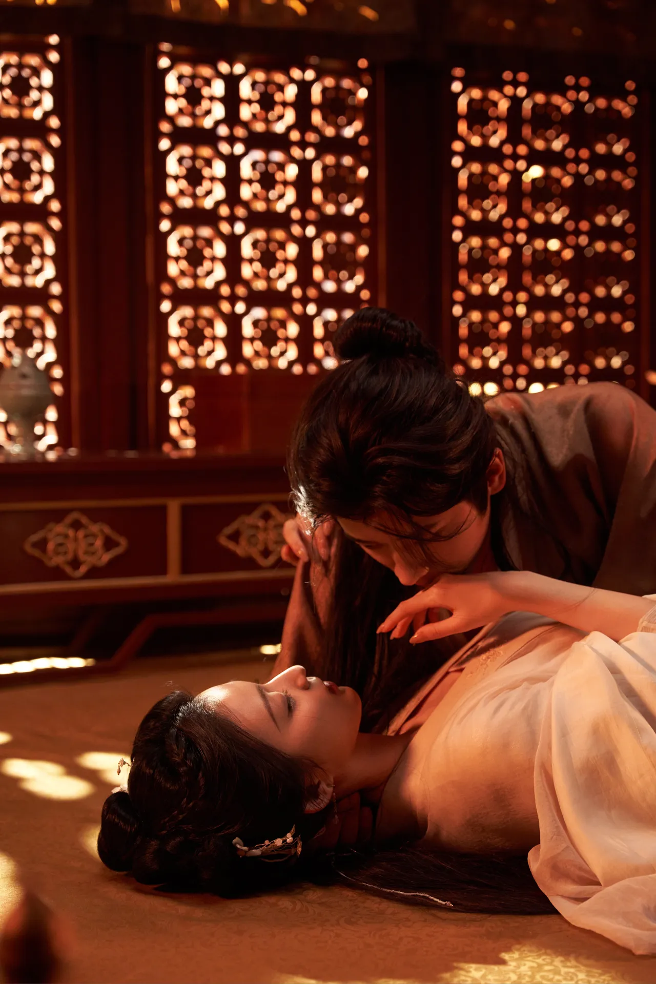 王楚然與丞磊火花十足。愛奇藝國際版提供