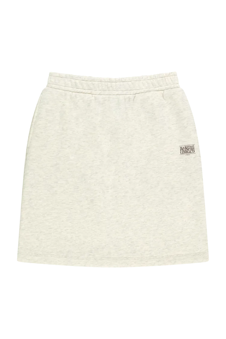 M+FG經典LOGO休閒棉質短裙，1890元。品牌提供