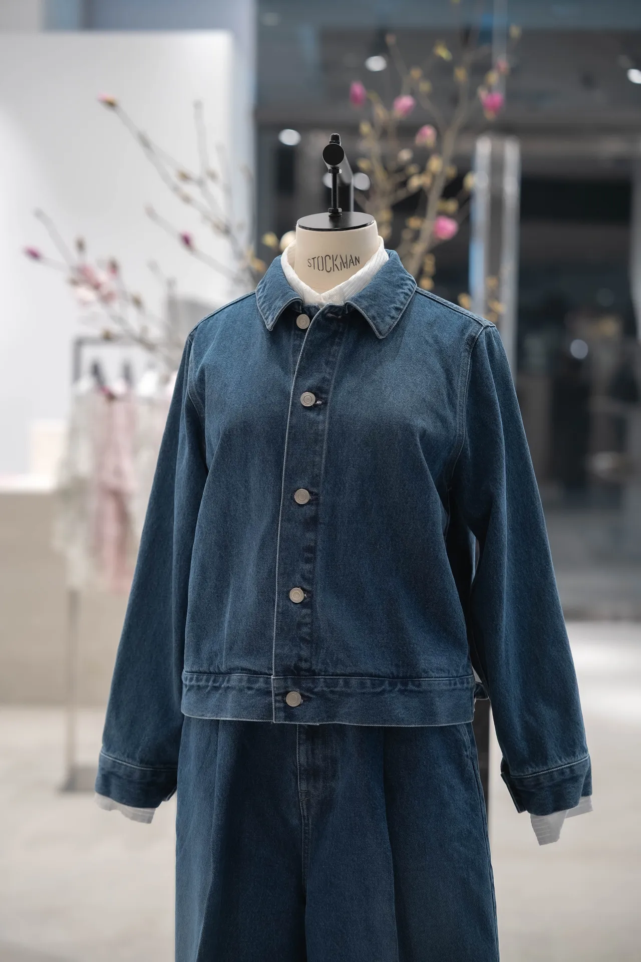 mizuiro ind設計上主打簡約不無聊的日式極簡風格。品牌提供