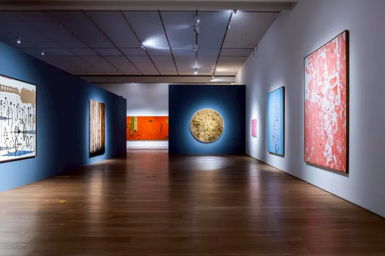 「共鳴」即日起展出至4月20日，匯聚16位重要當代藝術家，透過豐富的現當代作品，引領觀眾分別看見內心的光。