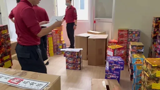 小型火藥庫！民宅囤積366公斤爆竹煙火　桃警消依法開罰沒入