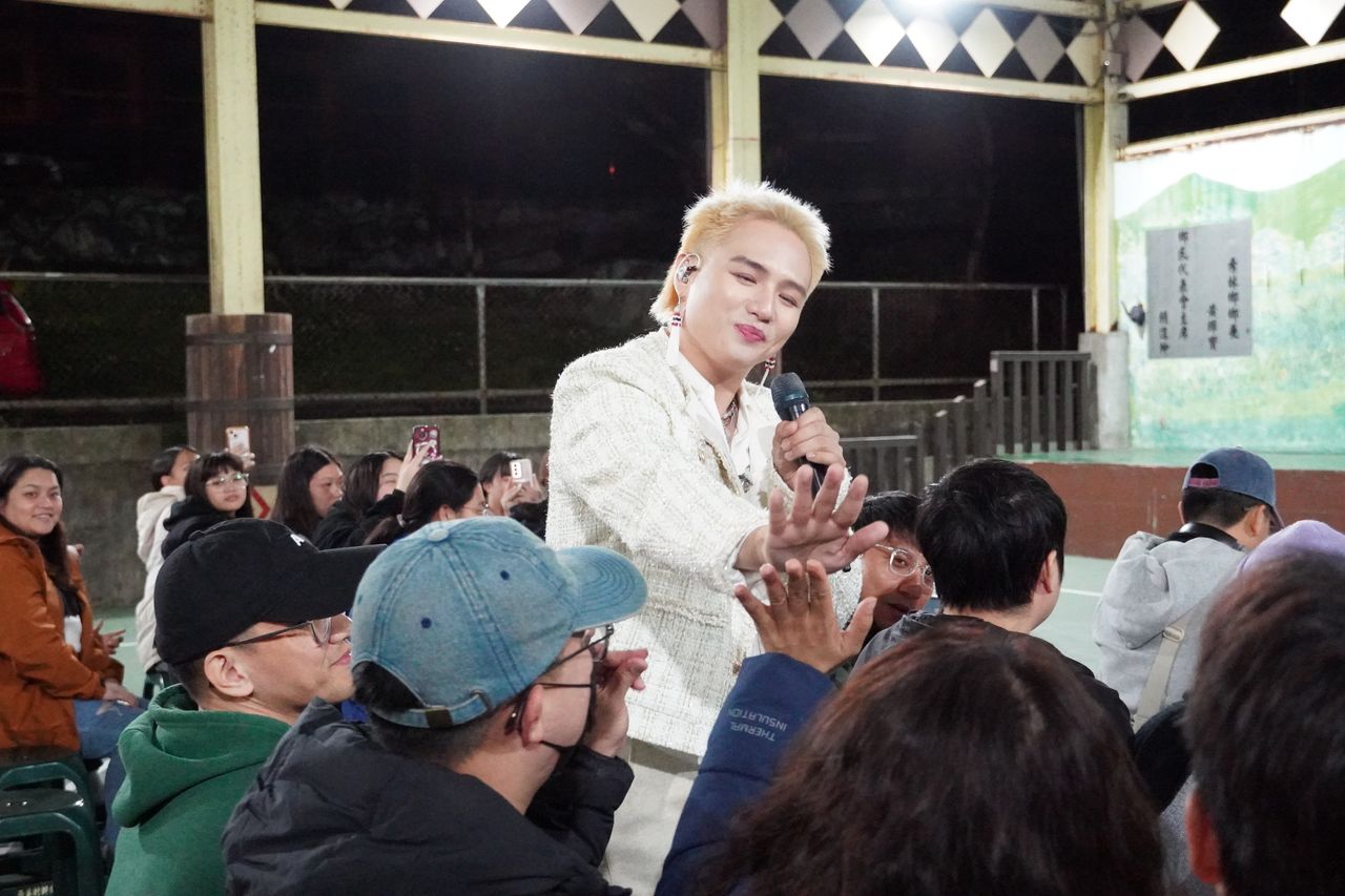 「OST 泰雅的後代」成員單飛出輯 男兒身演出全程穿塑身馬甲