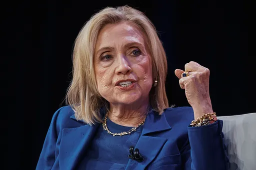 艾普斯坦案袒護川普？希拉蕊作證反嗆國會：川普快出面說明