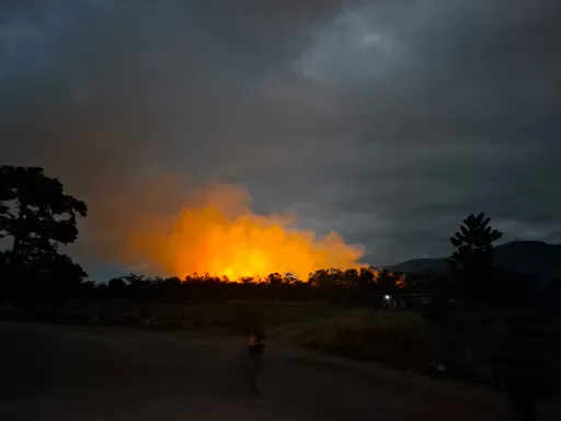 台東知本暗夜大火　雜草延燒61公頃出動直升機灑水