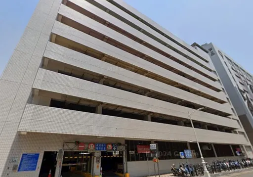 高市府停車場驚傳墜落事件　男倒臥地面當場死亡