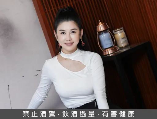 女團「F40」艾軒失婚不缺錢　恢單跑酒攤：有老婆的男人絕對不碰