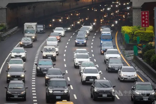 228連假首日10處國道恐塞爆！高公局：今下午車流已湧現