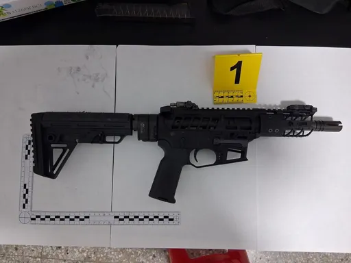 竹南鎮民宅大年初一凌晨遭槍擊！警查緝2嫌到案　再追槍枝來源