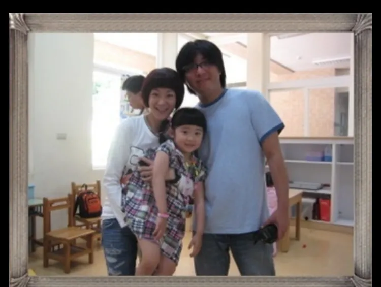 陸元琪、袁惟仁和兒子。翻攝陸元琪FB