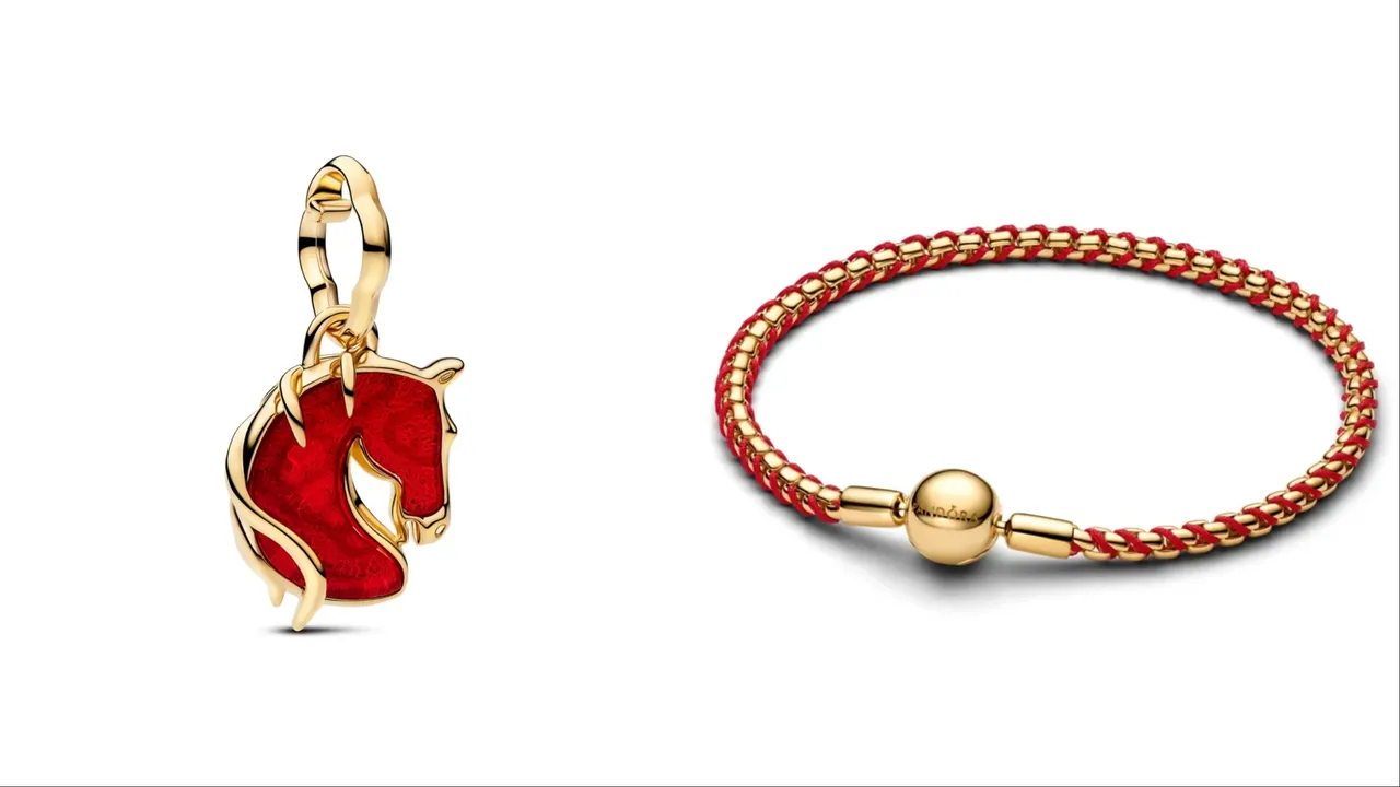 PANDORA駿馬迎福Murano琉璃吊飾（左）3080元、幸運紅繩編織蛇鍊（右）4680元。品牌提供