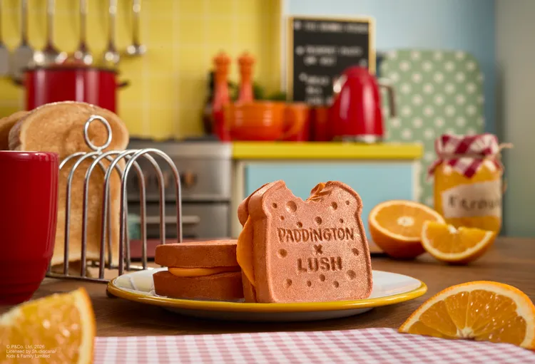 Paddington x LUSH橘子果醬三明治泡泡浴芭，550元。品牌提供
