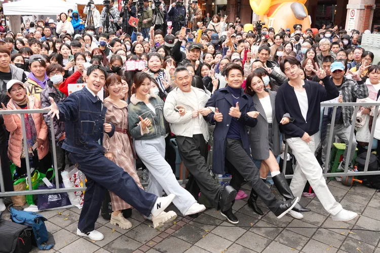 《百味人生》演員群與3千位粉絲同歡。彭欣偉攝