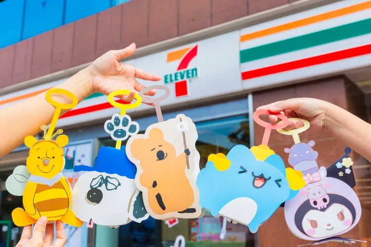 實體門市開賣「元宵節卡通燈籠」，集結米奇米妮、史奴比等14大肖像IP。7-ELEVEN提供