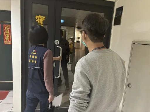 10萬天價拖吊費被罵翻　業者遭稽查大門深鎖