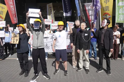 泰博工會新北市府前抗爭　學團行動劇諷洪申翰、侯友宜輕放資方！勞工局接下陳情書回應了