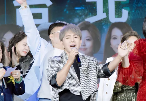 金融論壇秒變演唱會！明星御用造型師登上台北101開唱全場驚喜