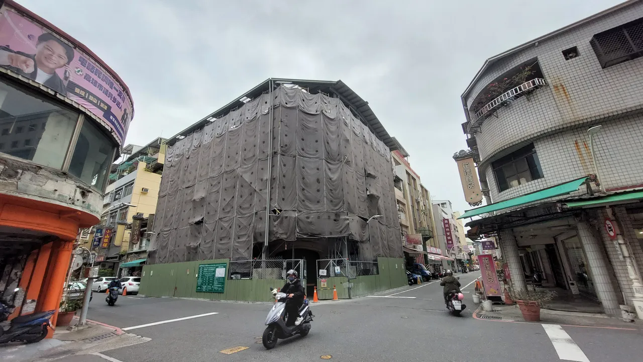 友松醫院預計今年底將會修復完成。凃建豐攝