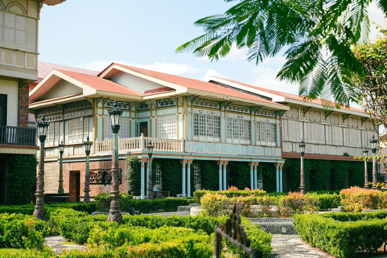 Jose Acuzar將分佈在菲律賓各地的數十棟西班牙殖民時期老屋，在此重新組裝。田欣雲攝