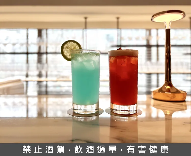 國聯大飯店「自在迎春」馬年春節住房專案提供賓客新春迎賓飲料，可於Slate ‧ 板石享用特調檸檬漾或玫瑰莓果飲。飲品依現場提供為主。國聯大飯店提供