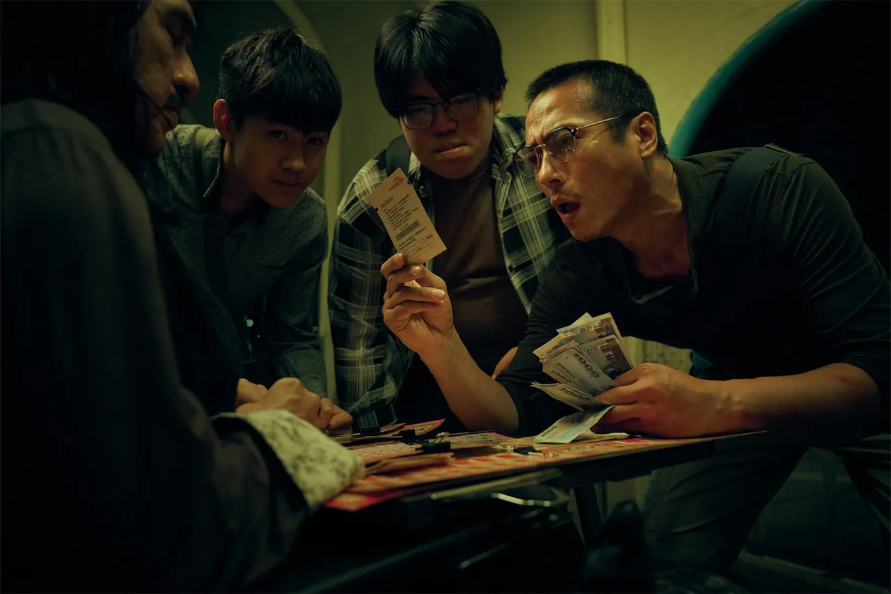 莊凱勛驚悚演繹嗜賭父親。威視電影提供