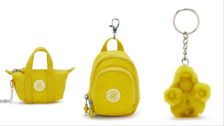 Kipling X白沙屯媽祖聯名MINI ART迷你包款吊飾（左起）1080元、MINI SEOUL後背包吊飾1180元、小猴子吊飾380元。品牌提供