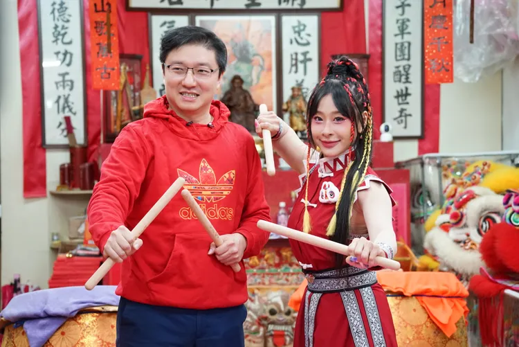 國民黨立委張智倫、戰鼓老師方韻晴。邱筠媜攝