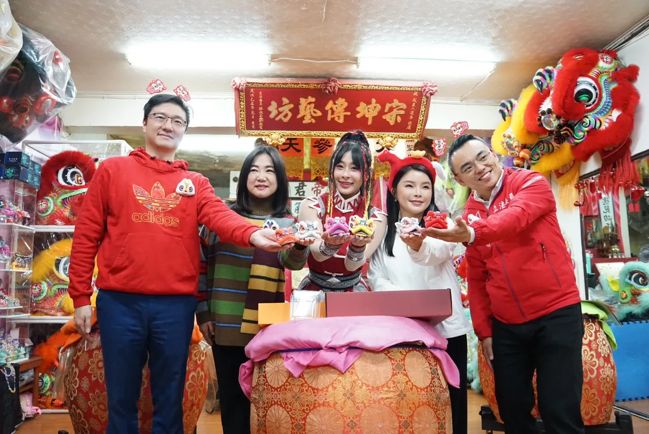 國民黨立委張智倫、馬文君、戰鼓老師方韻晴、張嘉郡、洪孟楷。邱筠媜攝