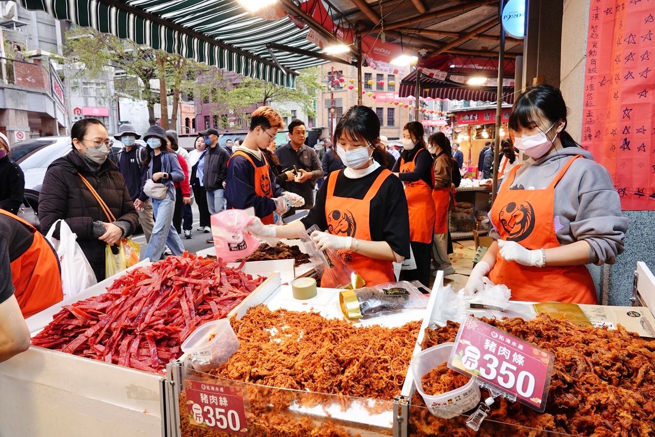春節上班薪水怎麼算?北市勞動局點名「小年夜」最容易出包