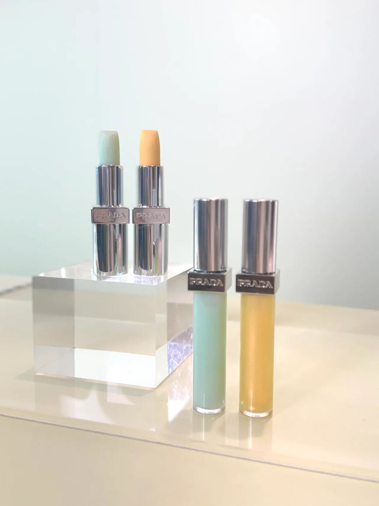 早前熱賣的唇膏色號#U000顛覆綠與#U002妄甜香蕉也驚喜現身。品牌提供