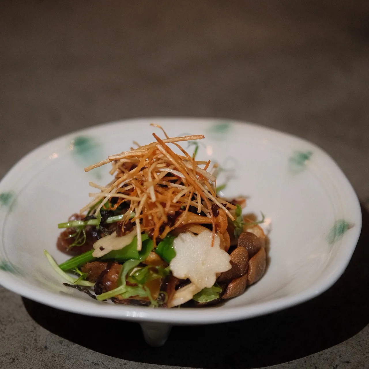 小缽筷的生薑味噌溫沙拉。業者提供