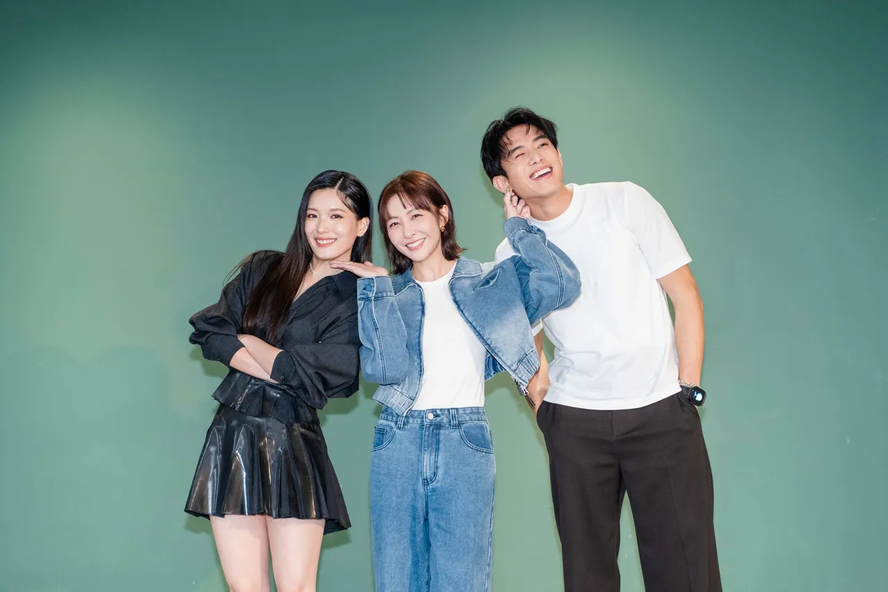 《以身相許》左起：睦媄、林雨葶、初孟軒。大愛提供